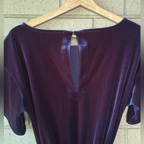 NWOT Vineyard Vines Deep Blue Velvet Romper - Picture 4 of 7